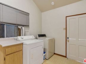 1831 N Buena Vista Street, Burbank CA 91505