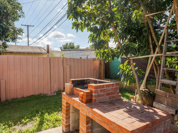 1831 N Buena Vista Street, Burbank CA 91505