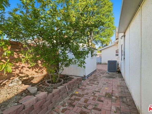 10401 Amigo Avenue, Porter Ranch CA 91326