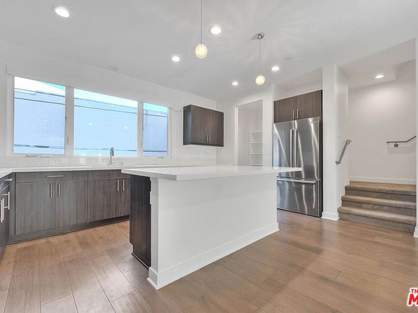 6910 N Tierno Lane, Los Angeles CA 90038