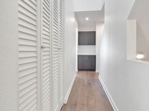 6910 N Tierno Lane, Los Angeles CA 90038