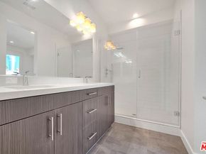 6910 N Tierno Lane, Los Angeles CA 90038