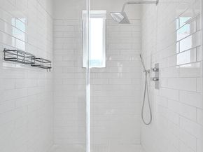 6910 N Tierno Lane, Los Angeles CA 90038