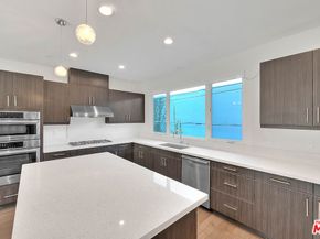 6910 N Tierno Lane, Los Angeles CA 90038