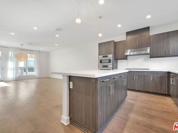 6910 N Tierno Lane, Los Angeles CA 90038