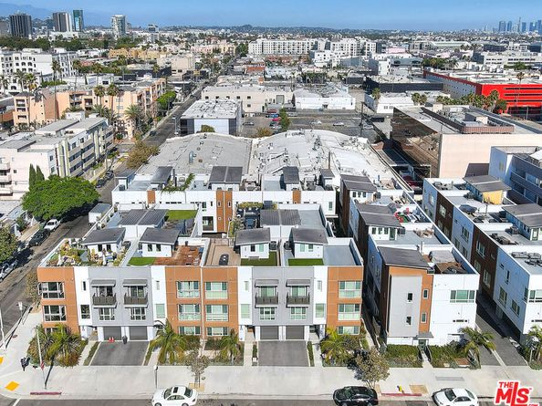 6910 N Tierno Lane, Los Angeles CA 90038