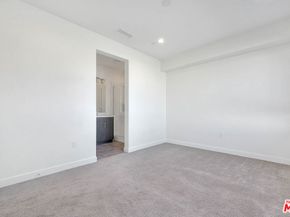 6910 N Tierno Lane, Los Angeles CA 90038