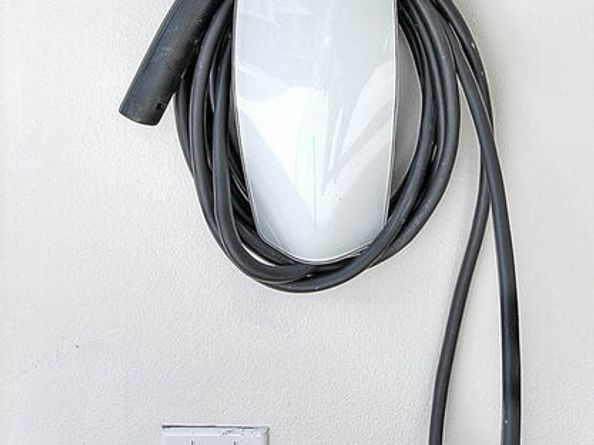 6910 N Tierno Lane, Los Angeles CA 90038