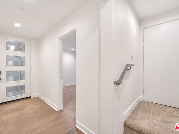 6910 N Tierno Lane, Los Angeles CA 90038