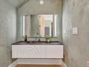 5935 Yarmouth Avenue, Encino CA 91316