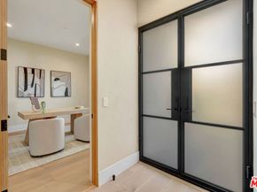 5935 Yarmouth Avenue, Encino CA 91316