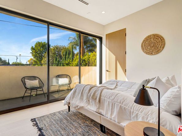 5935 Yarmouth Avenue, Encino CA 91316