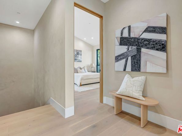 5935 Yarmouth Avenue, Encino CA 91316