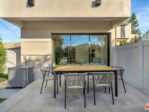 5935 Yarmouth Avenue, Encino CA 91316