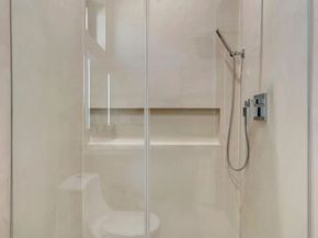 5935 Yarmouth Avenue, Encino CA 91316