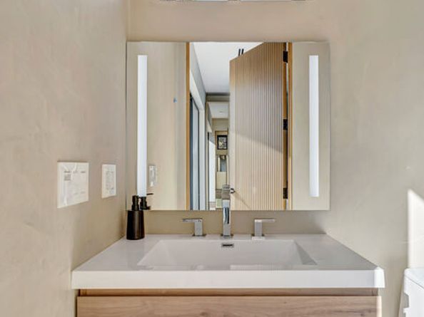 5935 Yarmouth Avenue, Encino CA 91316