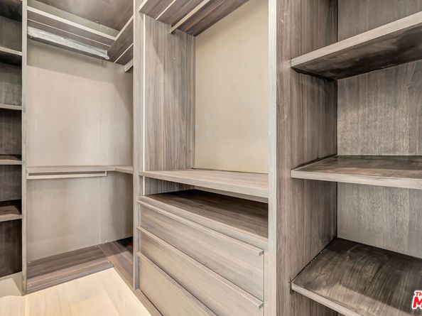 5935 Yarmouth Avenue, Encino CA 91316