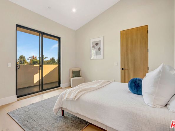 5935 Yarmouth Avenue, Encino CA 91316