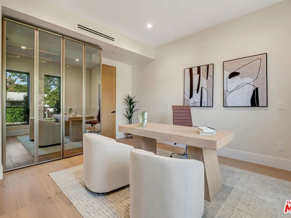 5935 Yarmouth Avenue, Encino CA 91316