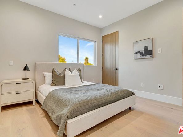 5935 Yarmouth Avenue, Encino CA 91316