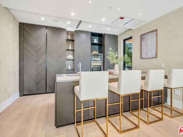 5935 Yarmouth Avenue, Encino CA 91316