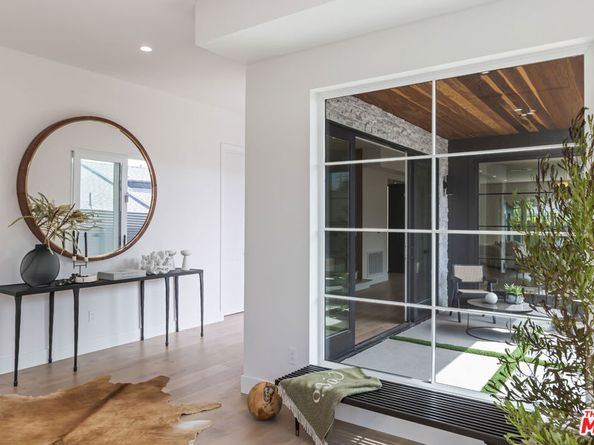 908 Rosecrans Avenue, Manhattan Beach CA 90266