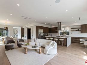 908 Rosecrans Avenue, Manhattan Beach CA 90266