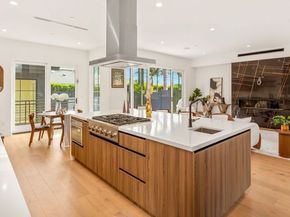 908 Rosecrans Avenue, Manhattan Beach CA 90266