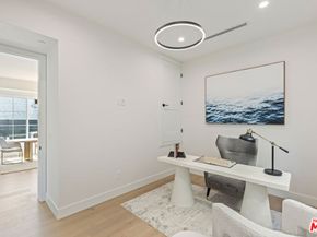 908 Rosecrans Avenue, Manhattan Beach CA 90266