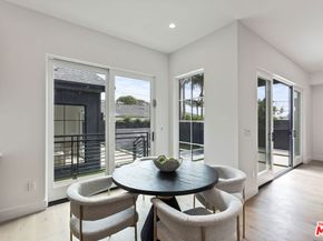 908 Rosecrans Avenue, Manhattan Beach CA 90266