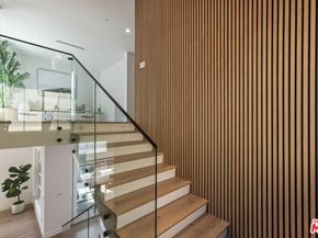 908 Rosecrans Avenue, Manhattan Beach CA 90266