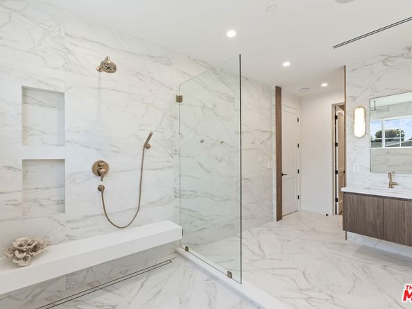 908 Rosecrans Avenue, Manhattan Beach CA 90266