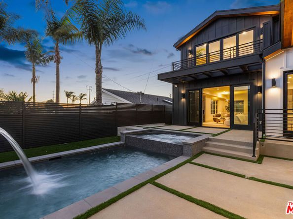 908 Rosecrans Avenue, Manhattan Beach CA 90266