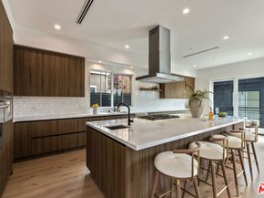 908 Rosecrans Avenue, Manhattan Beach CA 90266