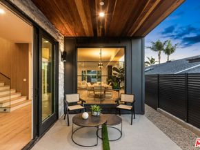 908 Rosecrans Avenue, Manhattan Beach CA 90266