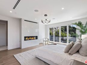 908 Rosecrans Avenue, Manhattan Beach CA 90266