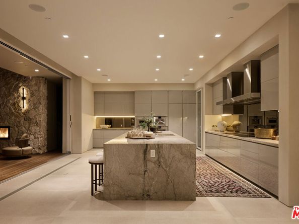 1615 Blue Jay Way, West Hollywood CA 90069