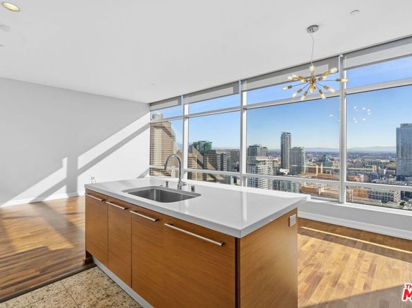 900 W Olympic Boulevard 31C, Los Angeles CA 90015