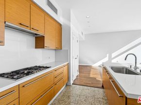 900 W Olympic Boulevard 31C, Los Angeles CA 90015