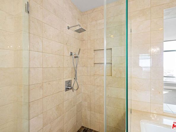 900 W Olympic Boulevard 31C, Los Angeles CA 90015