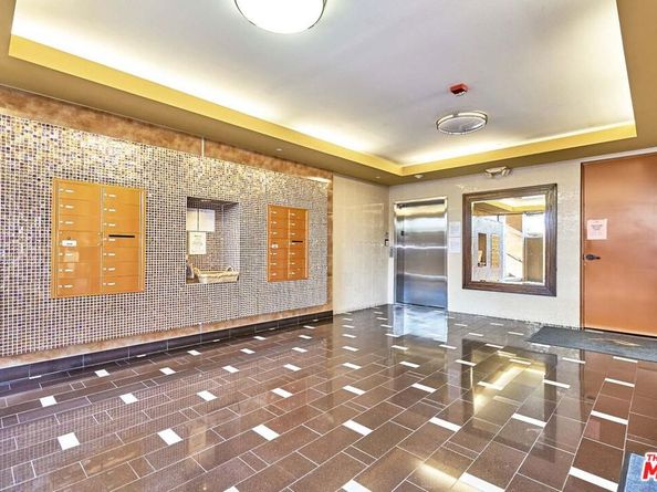 871 Crenshaw Boulevard 305, Los Angeles CA 90005