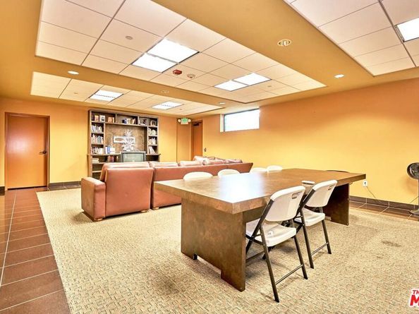 871 Crenshaw Boulevard 305, Los Angeles CA 90005