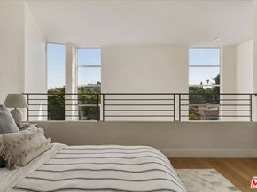 3345 1/2 Rowena Avenue, Los Angeles CA 90027