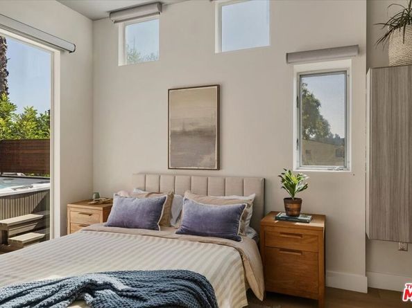 3345 1/2 Rowena Avenue, Los Angeles CA 90027