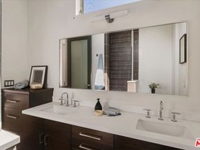 3345 1/2 Rowena Avenue, Los Angeles CA 90027