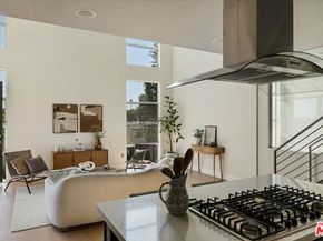 3345 1/2 Rowena Avenue, Los Angeles CA 90027