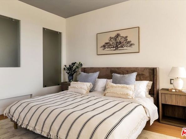 3345 1/2 Rowena Avenue, Los Angeles CA 90027