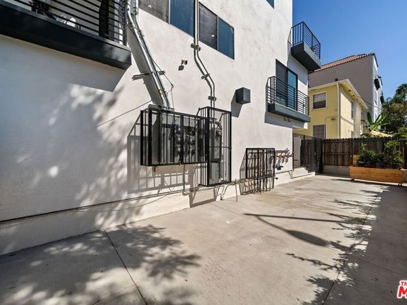 1624 N Normandie Avenue B, Los Angeles CA 90027