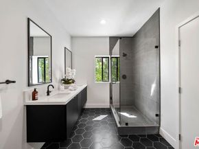 1624 N Normandie Avenue B, Los Angeles CA 90027