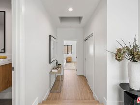 1624 N Normandie Avenue B, Los Angeles CA 90027